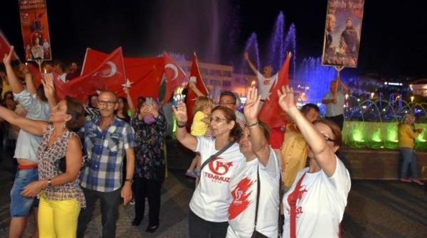 Marmaris'te Demokrasi N&ouml;beti Devam Ediyor