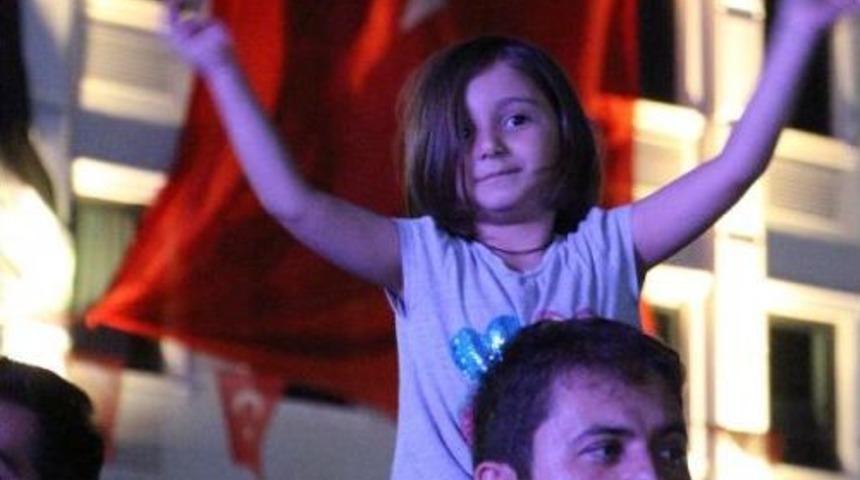 Manisa'da Mehter Eşliğinde Demokrasi N&ouml;beti