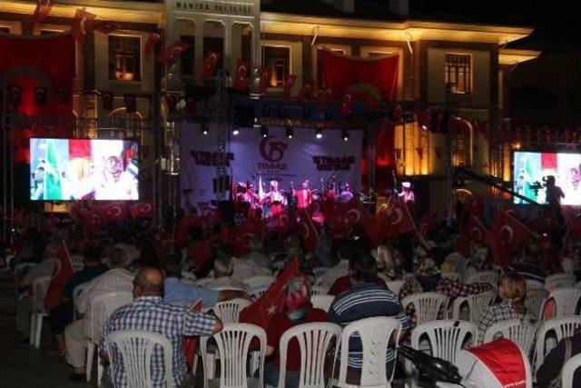 Manisa da Mehter Eşliğinde Demokrasi N&ouml;beti 3