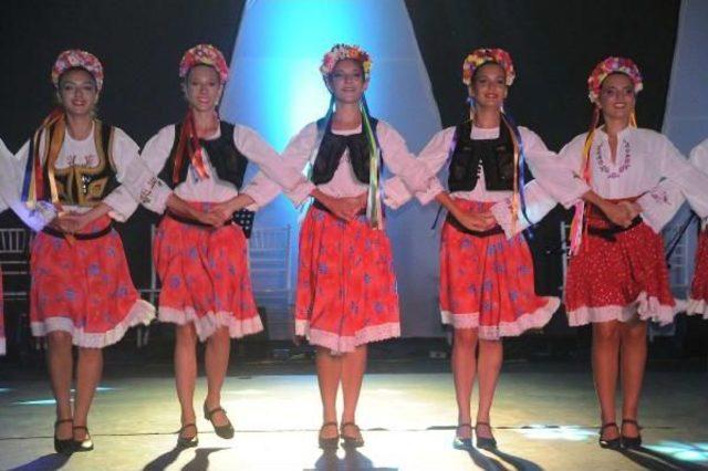 Uluslararası Altın Çınar Halk Dansları Yarışması nın Kazananı Sırbistan Oldu 3