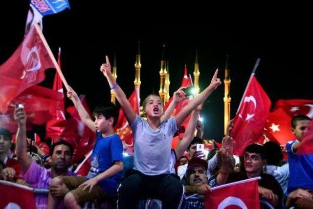 Adanalılar 15 Temmuz Şehitleri Ve Demokrasi I&ccedil;in N&ouml;bet Tuttu 2