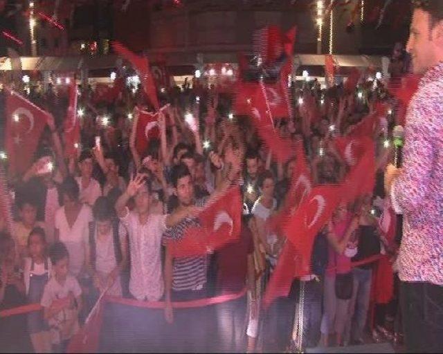 Taksim Meydanı nda Demokrasi N&ouml;beti 3