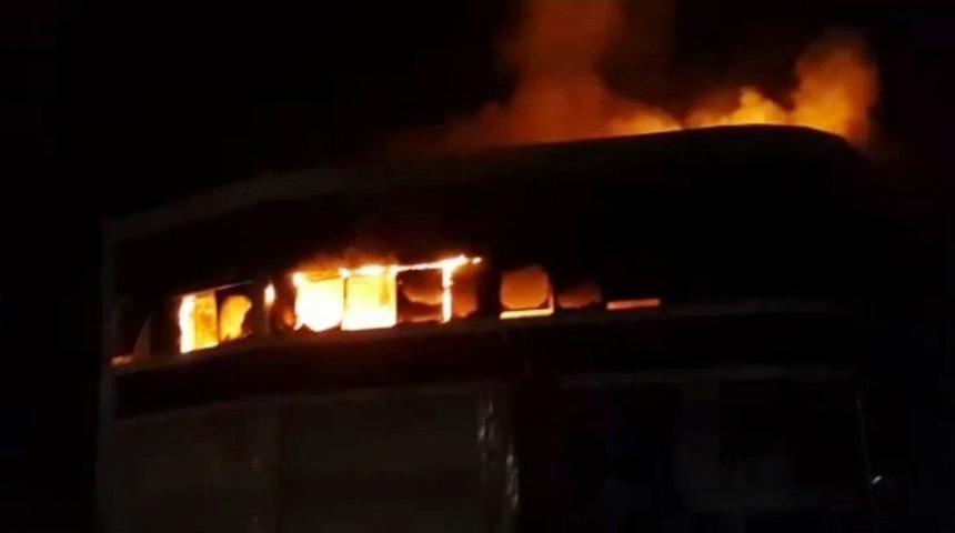 Kocaeli&rsquo;de Boş İş Yeri Alev Alev Yandı