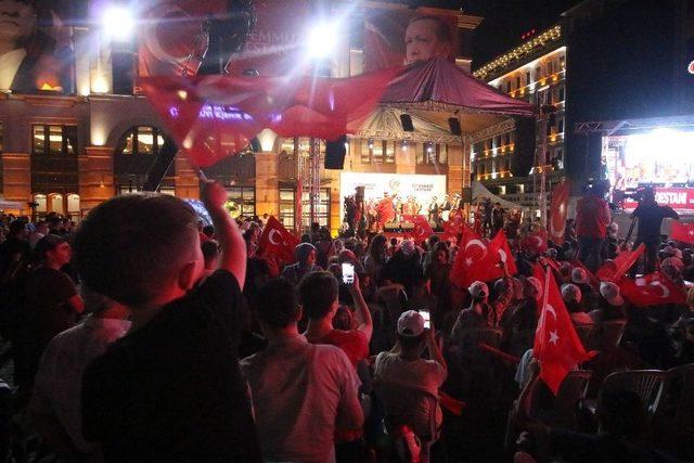 Ordular Demokrasi Dersi Verdi 1