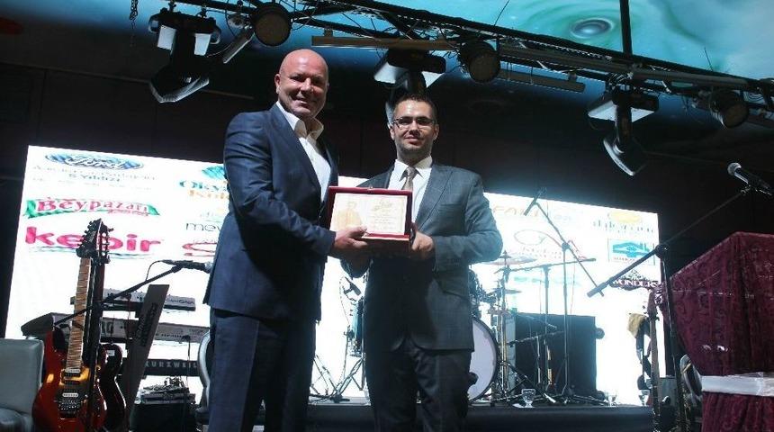 Pursaklar Belediye Başkanı &Ccedil;etin&rsquo;e &lsquo;yılın K&uuml;lt&uuml;r Projesi &Ouml;d&uuml;l&uuml;&rsquo;