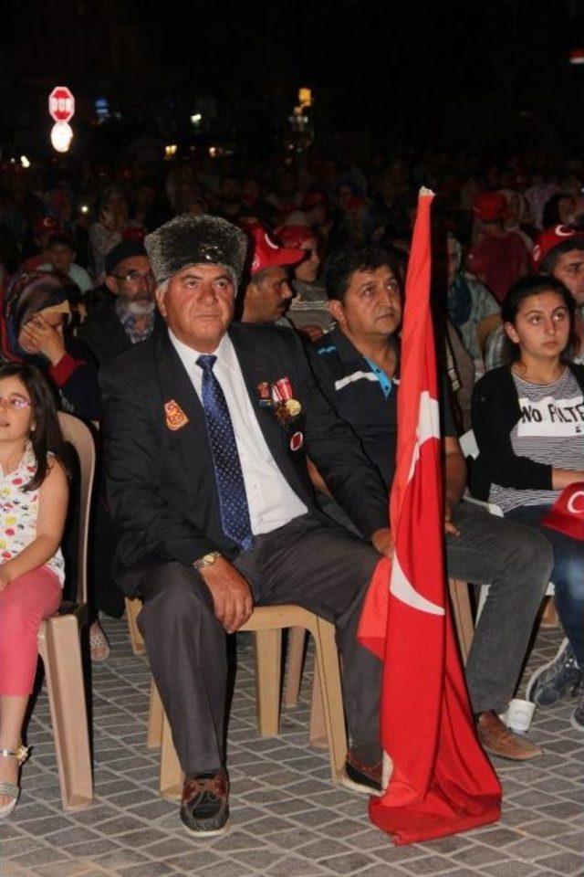 İncesu Halkı 15 Temmuz Demokrasi Nöbetinde Meydanları Doldurdu