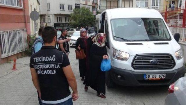 Tekirdağ'da Fetö Şüphelisi 15 Kadın Adliyede