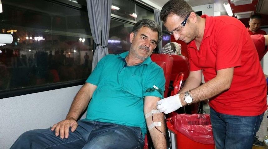 Kızılay Kan Bağışı Kampanyası Devam Ediyor