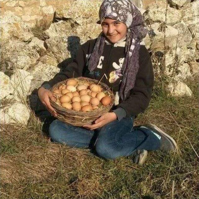 50 Tavukla Başladı 8 Bin Metrekarelik Çiftlik Sahibi Oldu