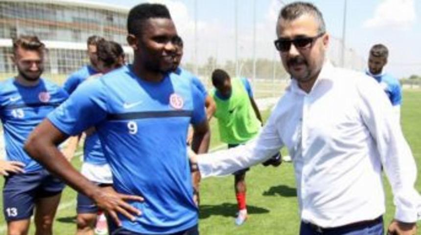 Ahmet Şan&rsquo;a &lsquo;izmir Marşı&rsquo; Tepkisi