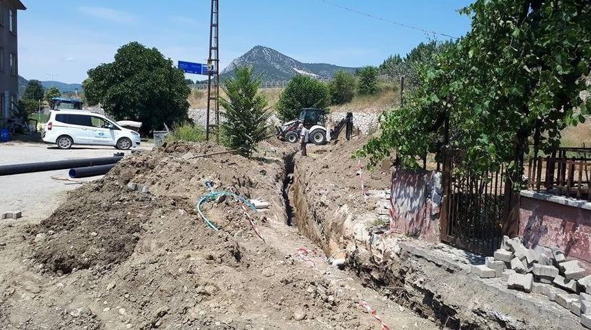 Vezirhan&rsquo;da Kanalizasyon &Ccedil;alışmaları Devam Ediyor