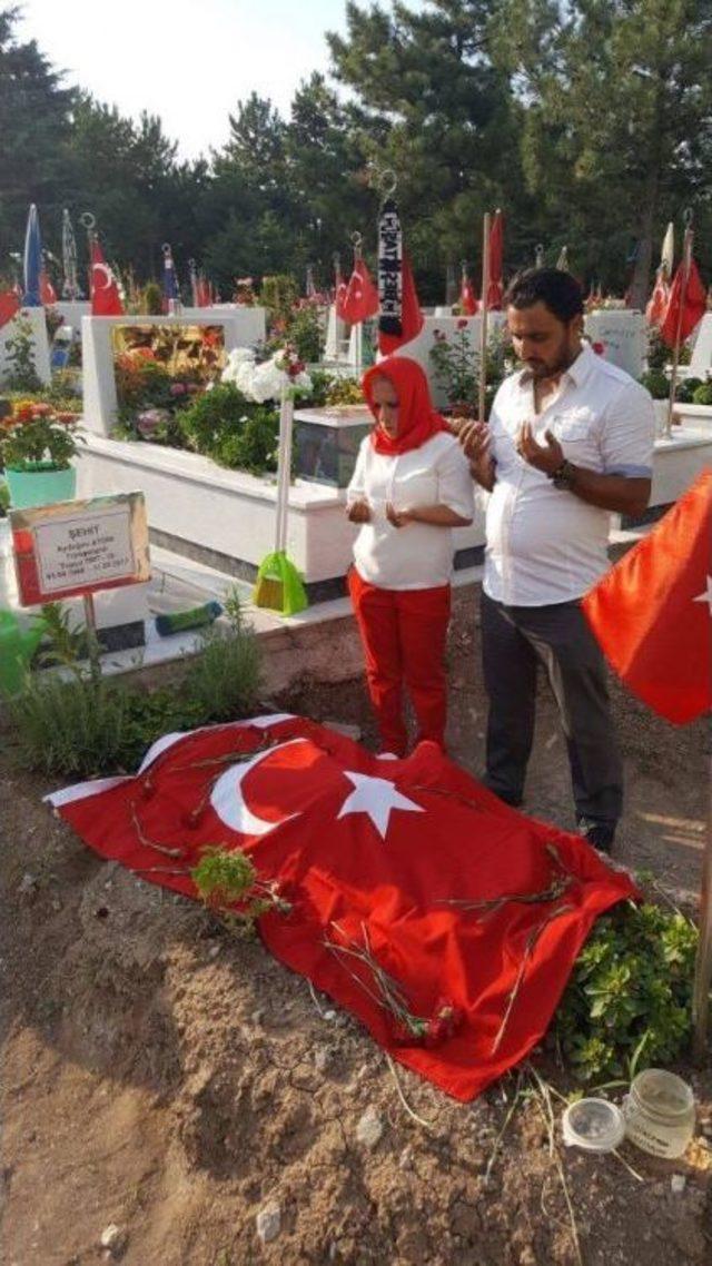 Algın’dan Şehit Paşanın Mezarına Türk Bayraklı Ziyaret
