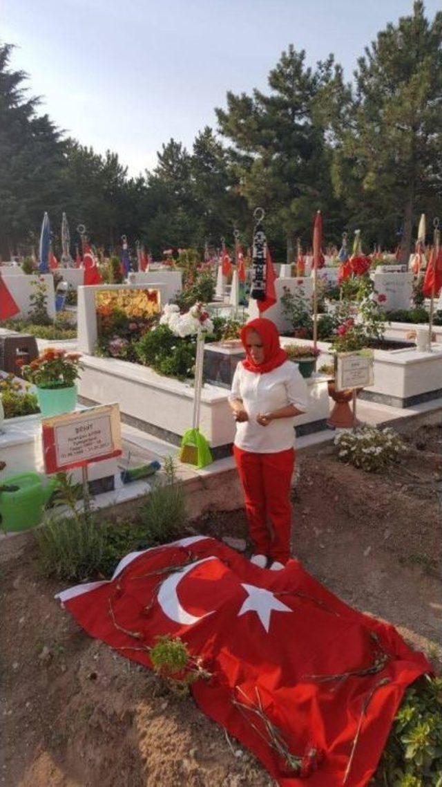Algın’dan Şehit Paşanın Mezarına Türk Bayraklı Ziyaret