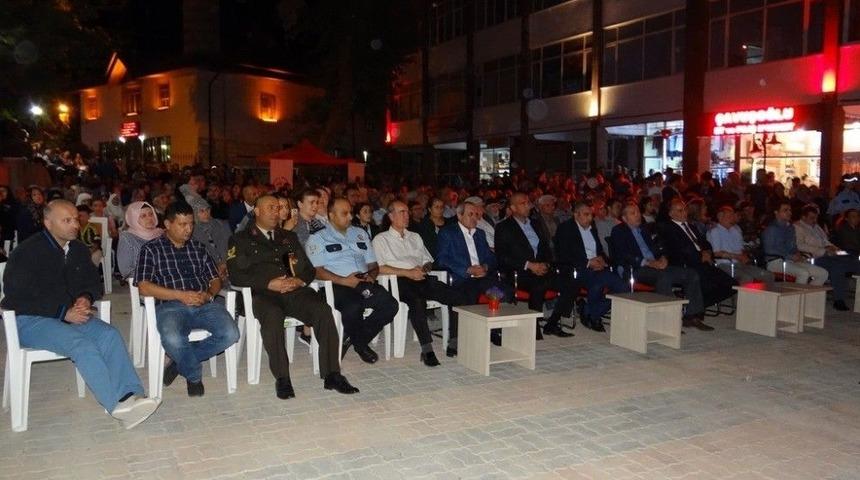 Demokrasi N&ouml;betine G&ouml;lpazarı Halkı Da B&uuml;y&uuml;k İlgi G&ouml;sterdi