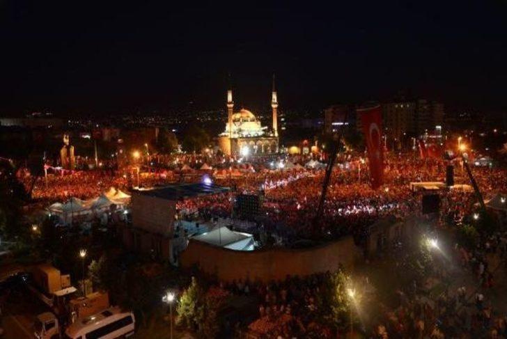 Özhaseki: Cumhurbaşkanı Kayseri Cumhuriyet Meydanı Görüntülerinden Duygulandı