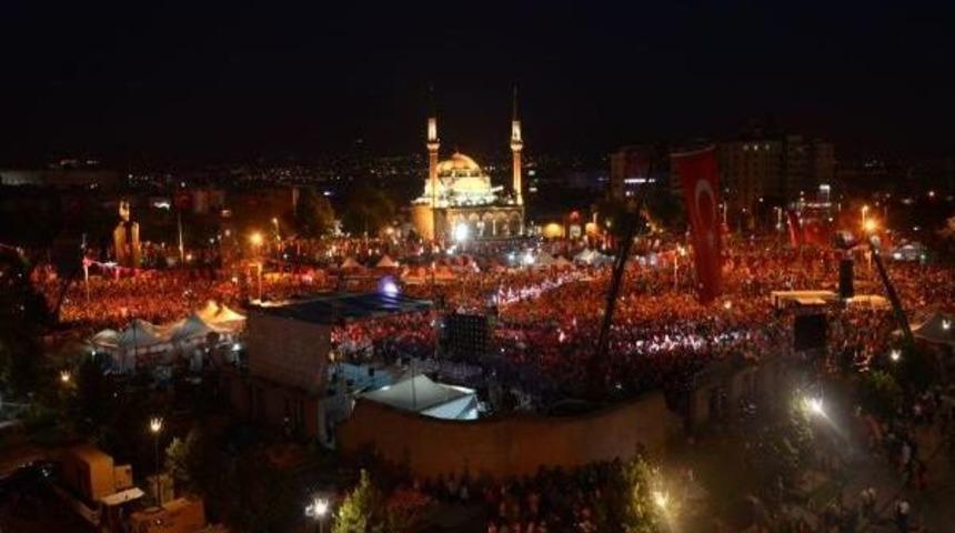 Özhaseki: Cumhurbaşkanı Kayseri Cumhuriyet Meydanı Görüntülerinden Duygulandı