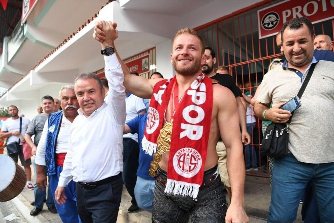 Kırkpınar&rsquo;da Altın Kemer İsmail Balaban&rsquo;ın