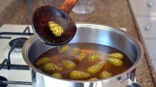 Ev Hanımları Cevizden Sonra Organik Çam Kozalağı Reçeli Üretimine Başladı