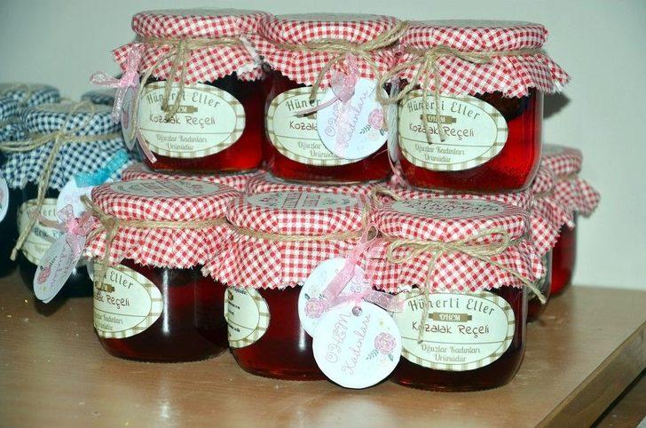 Ev Hanımları Cevizden Sonra Organik Çam Kozalağı Reçeli Üretimine Başladı G2