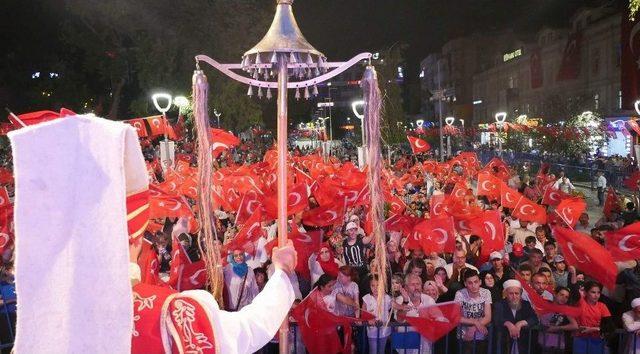 Başkan Gümrükçüoğlu Hemşehrilerinin Arasında Nöbet Tuttu