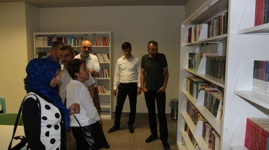 &lsquo;&rsquo;kılavuz Gen&ccedil;lik&rsquo;&rsquo; &Ouml;rnek Oluyor