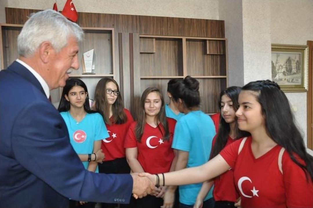 &lsquo;bizim T&uuml;rk&uuml;m&uuml;z&rsquo; Heyeti M&uuml;d&uuml;r Elmalı&rsquo;yı Ziyaret Etti