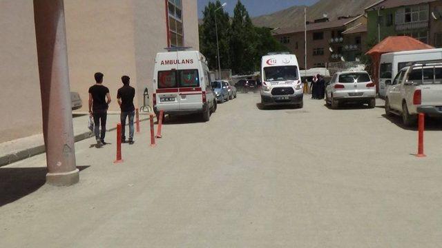 Hakkari&rsquo;de Patlama: 17 Asker Yaralı 2