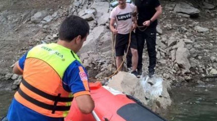 Barajda Mahsur Kalan 3 Kişiyi Afad Kurtardı