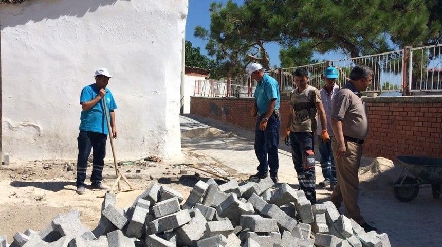 Manisa&rsquo;da Bozulan Yollar Onarılıyor