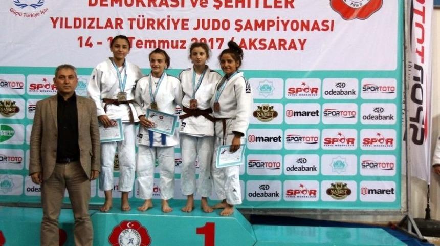 Yıldızlar Judo Şampiyonası&rsquo;ndan Rizeli Sporcular Madalya İle D&ouml;nd&uuml;