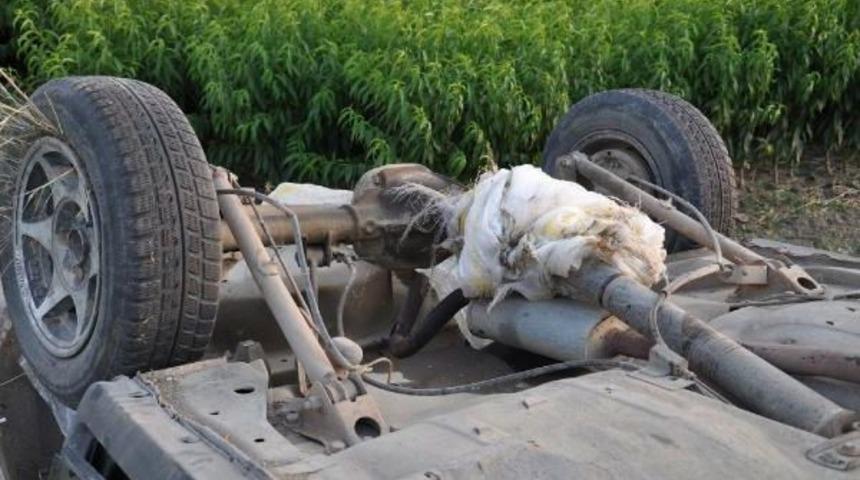 Şaftına Patates &Ccedil;uvalı Dolanan Otomobil Takla Attı: 4 Yaralı