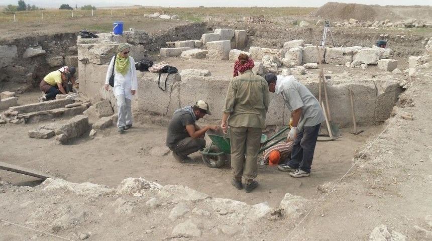 Afyonkarahisar&rsquo;daki Amorium Antik Kentinde Kazı &Ccedil;alışmaları Başladı