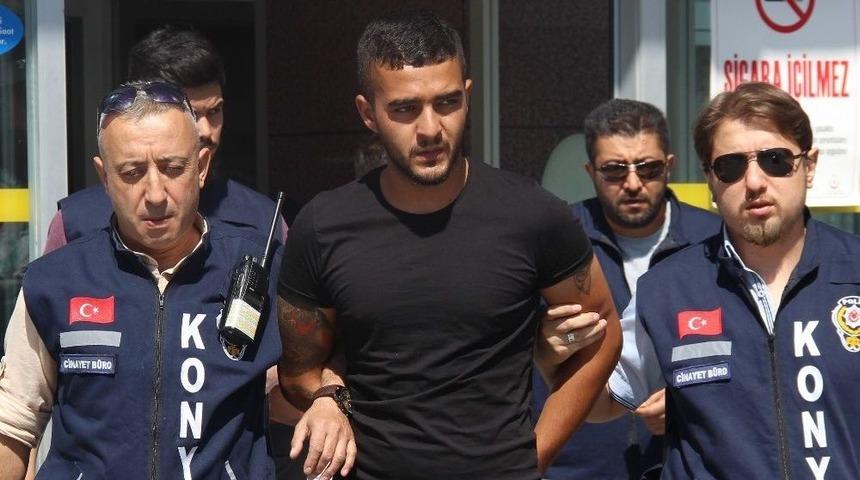 Eski Sevgilisinin Evine Sığındığı Adamı Vurarak &Ouml;ld&uuml;rd&uuml;