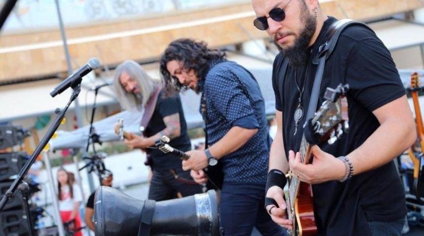 Necati Ve Saykolar İzmir&rsquo;de Hayranları İle Buluştu