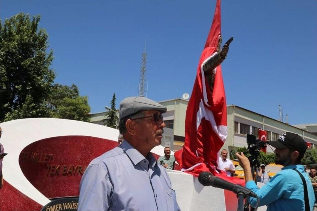 &Ouml;mer Halisdemir Heykeli A&ccedil;ıldı