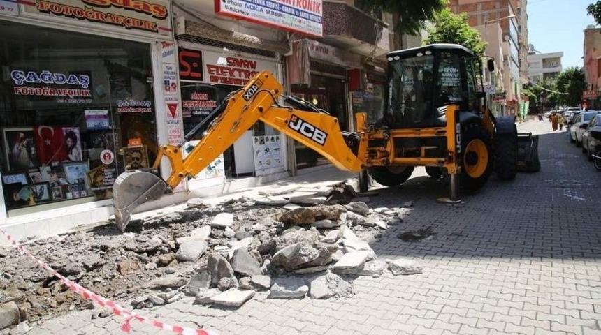 Siirt Belediyesinden Yol &Ccedil;alışmaları