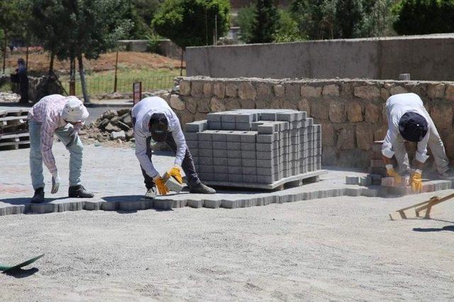 Siirt Belediyesinden Yol Çalışmaları