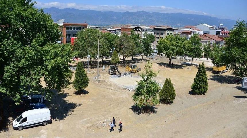 Erbaa Cumhuriyet Meydanında Yenileme &Ccedil;alışması