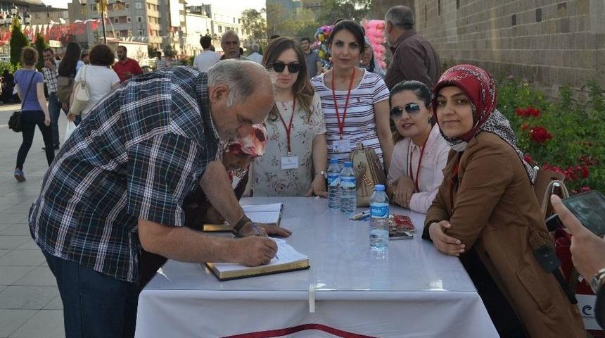 Asp İl M&uuml;d&uuml;rl&uuml;ğ&uuml;&rsquo;nden 15 Temmuz Şehitler Anma, Demokrasi Ve Milli Birlik G&uuml;n&uuml; Standı