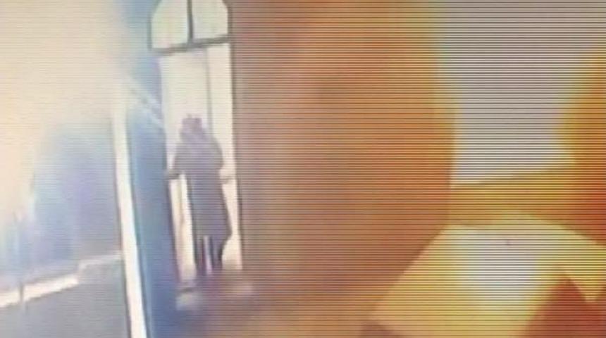 Cami Bah&ccedil;esine Maytap, Imam Ve Kardeşine Darp