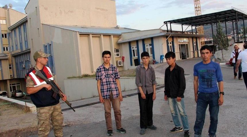 Suşehri&rsquo;nde 51 Ka&ccedil;ak G&ouml;&ccedil;men Yakalandı