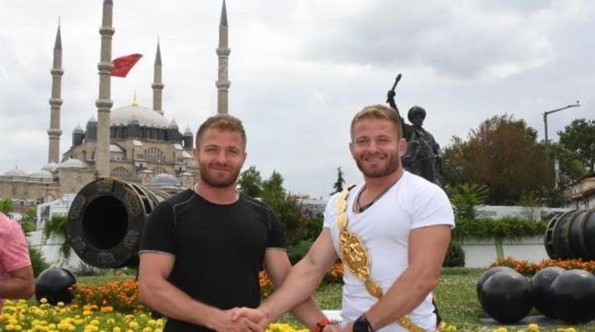 İkiz Başpehlivanların Hedefi Kırkpınar'da Final