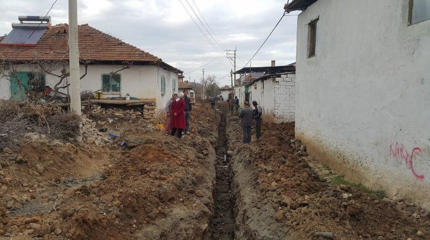 9 Mahalleye 105 Kilometre Kanalizasyon Ve İ&ccedil;me Suyu Hattı