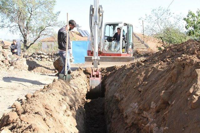 9 Mahalleye 105 Kilometre Kanalizasyon Ve İçme Suyu Hattı