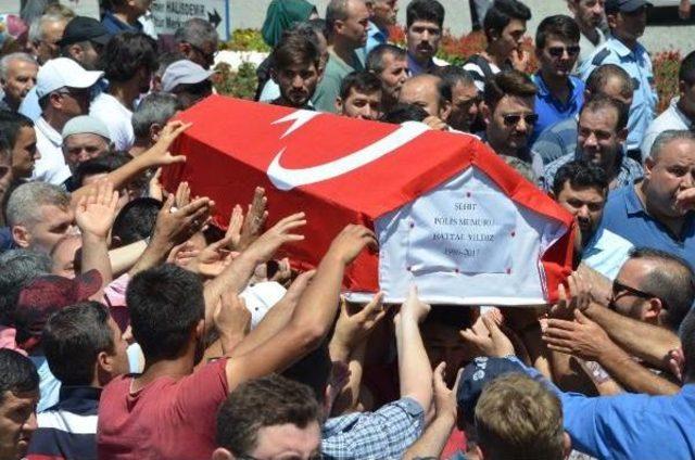 Tuzla'da Şehit Düşen Polis Memuru, Akşehir'de Toprağa Verildi