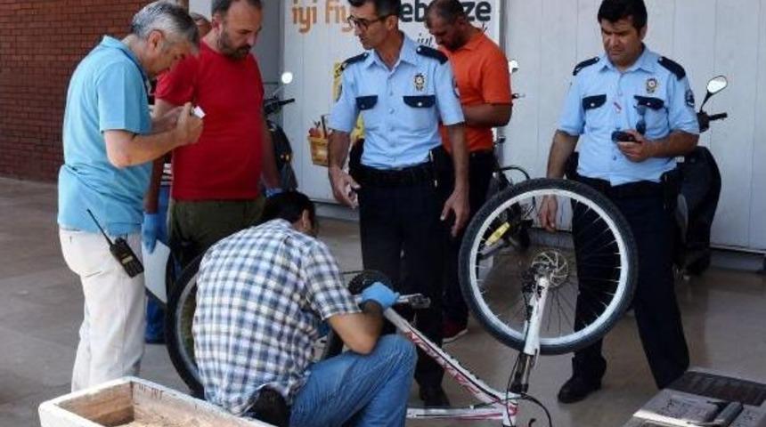 &Ccedil;aldığı Bisikletin Yerine Eskisini Bıraktı
