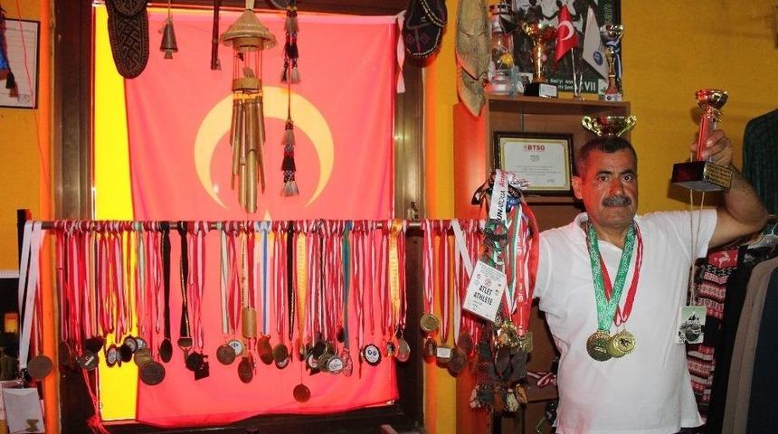 Ko&ccedil; Sporda Başarıya Doymuyor