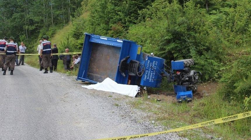 Kastamonu&rsquo;da &Ouml;ğrencileri Taşıyan Pat Pat Devrildi: 1 &Ouml;l&uuml;, 5 Yaralı