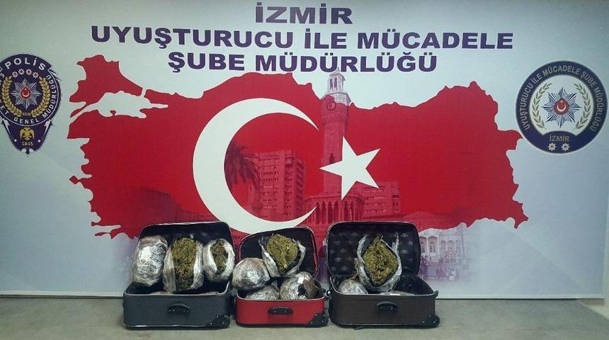 İzmir&rsquo;de Uyuşturucu Operasyonu: 4 Tutuklu