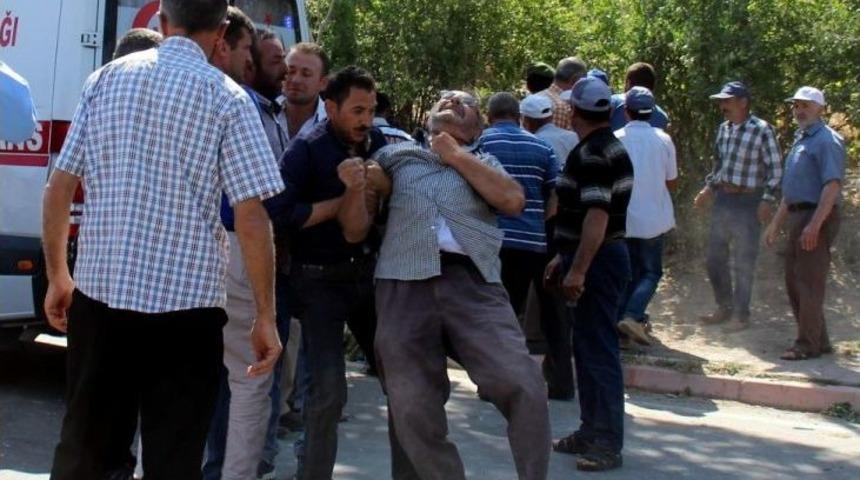 Ehliyetsiz S&uuml;r&uuml;c&uuml; Akrabasını Ezdi, Yakınları Sinir Krizi Ge&ccedil;irdi